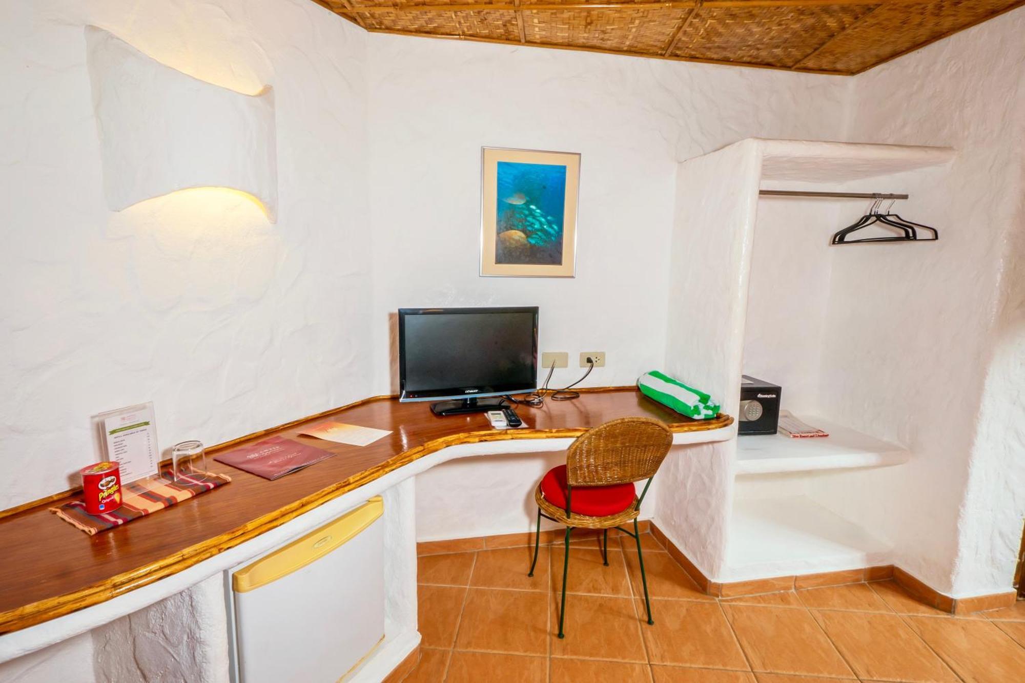 Atlantis Dive Resort Puerto Galera Δωμάτιο φωτογραφία