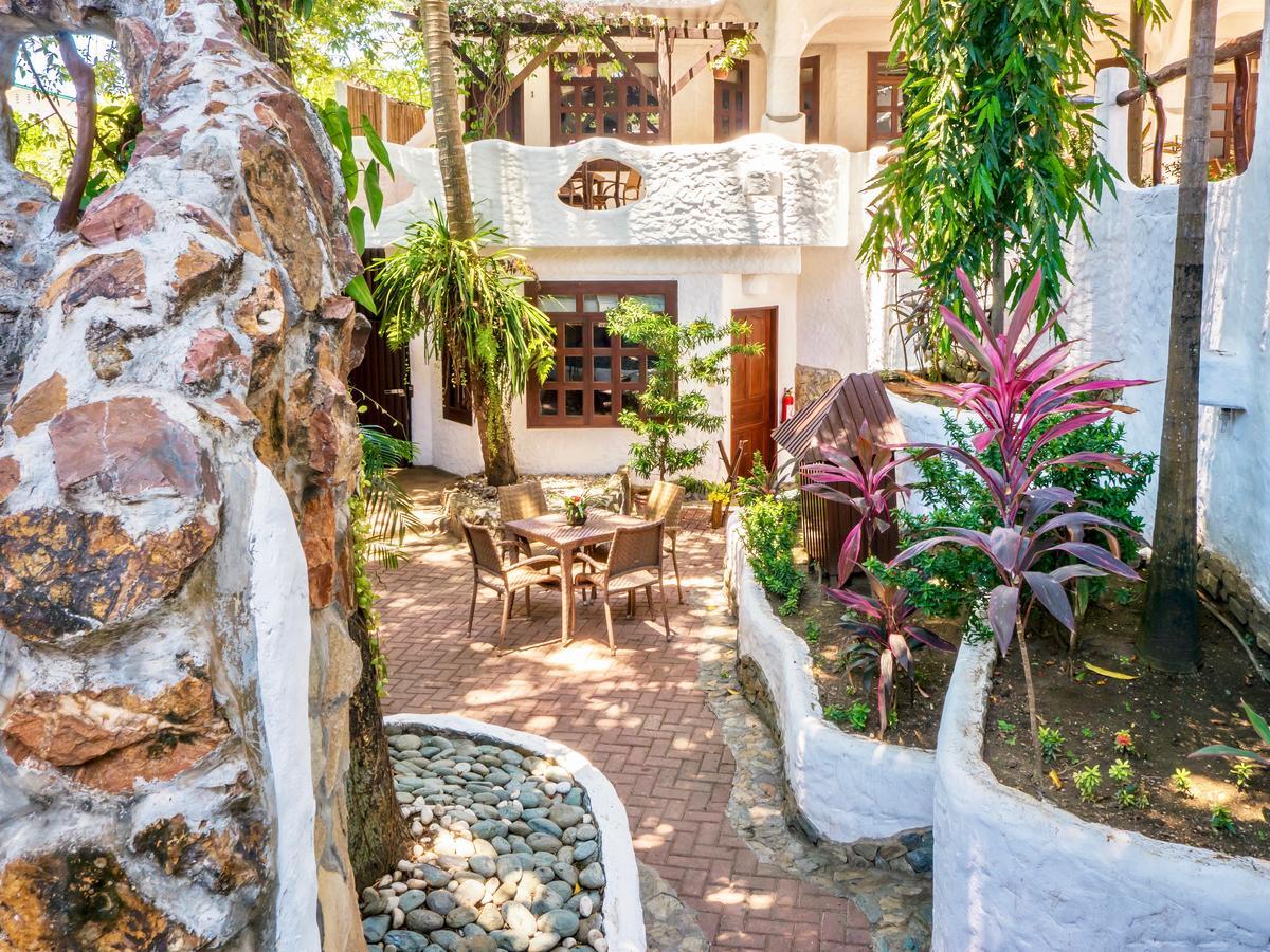 Atlantis Dive Resort Puerto Galera Εξωτερικό φωτογραφία
